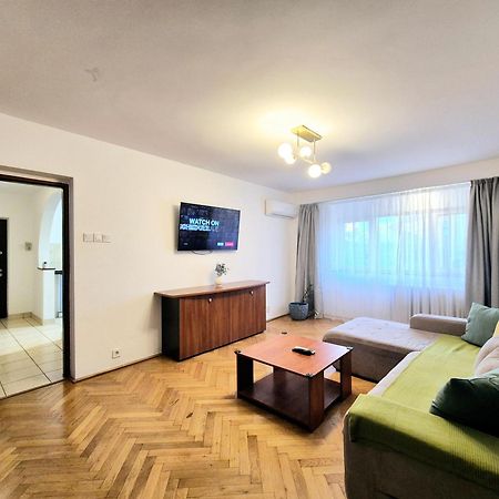 Tranquil Unirii Residence - Elegant & Spacious Living With Parking Steps From Parliament Bucarest Extérieur photo