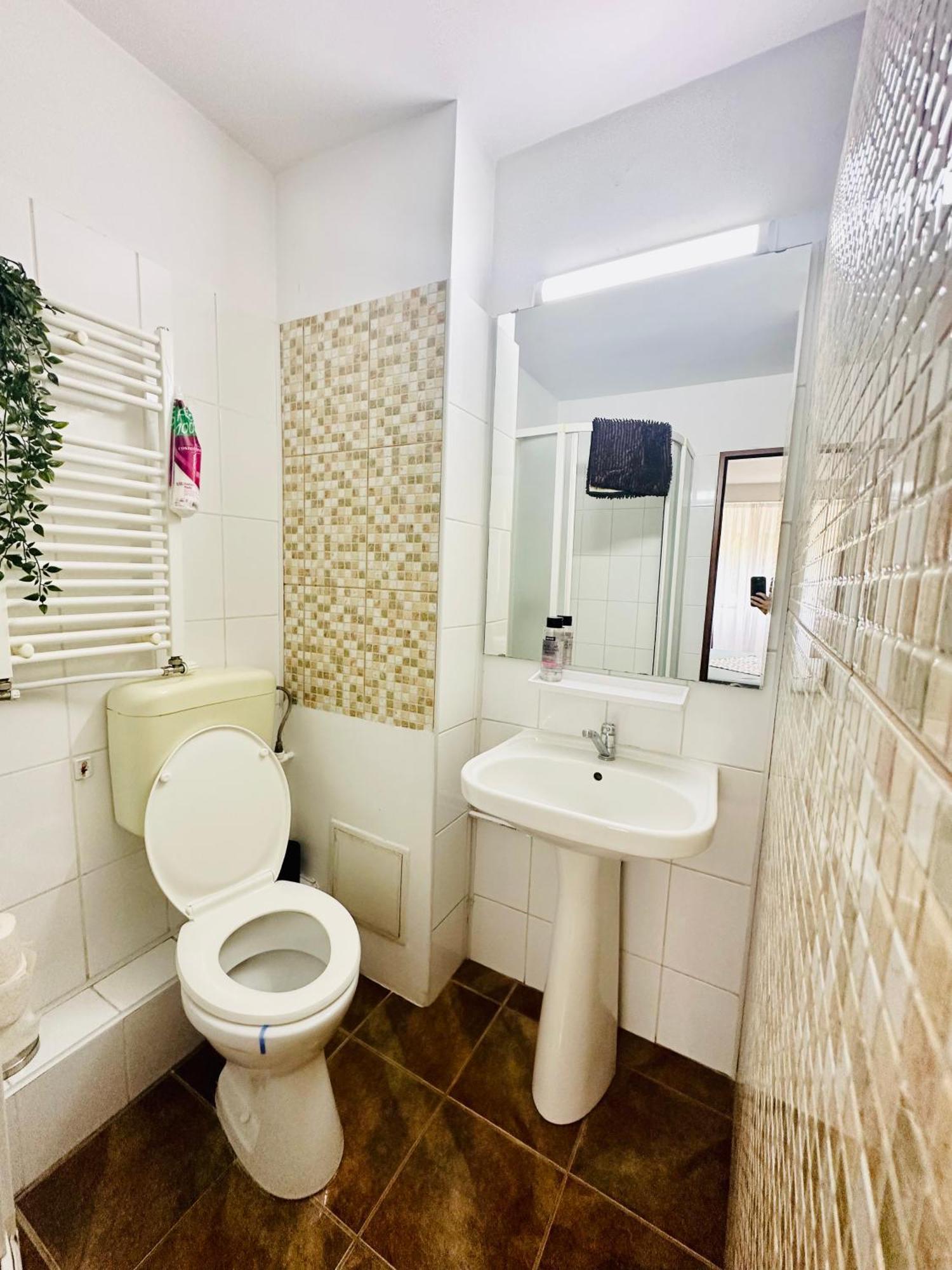 Tranquil Unirii Residence - Elegant & Spacious Living With Parking Steps From Parliament Bucarest Extérieur photo