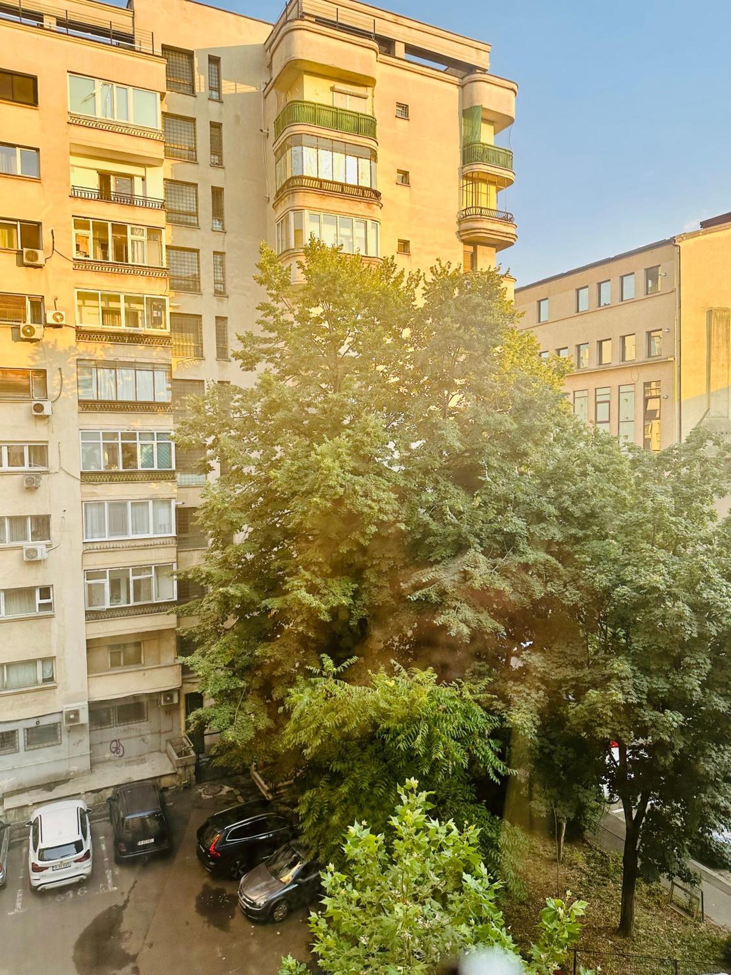 Tranquil Unirii Residence - Elegant & Spacious Living With Parking Steps From Parliament Bucarest Extérieur photo