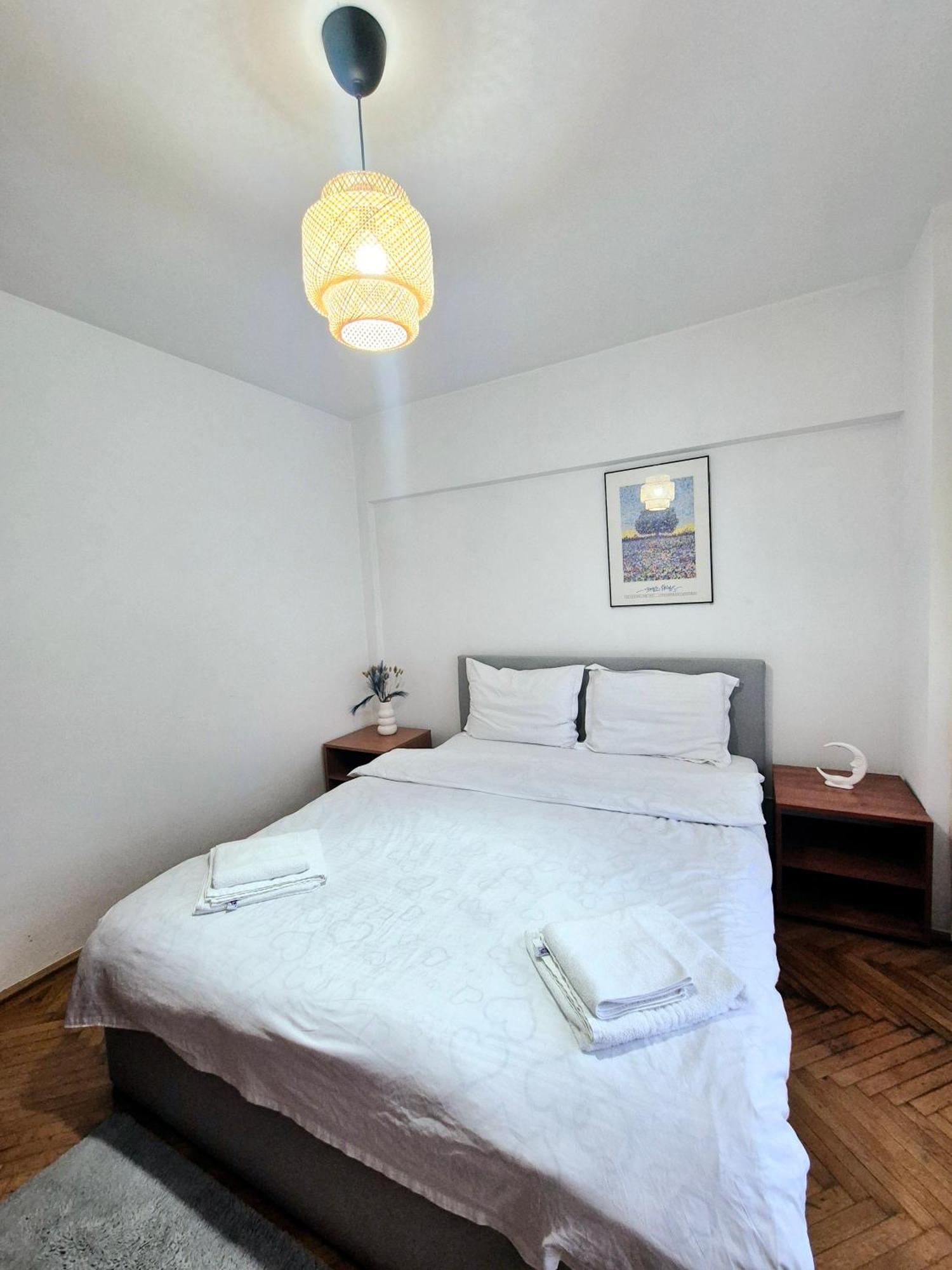 Tranquil Unirii Residence - Elegant & Spacious Living With Parking Steps From Parliament Bucarest Extérieur photo