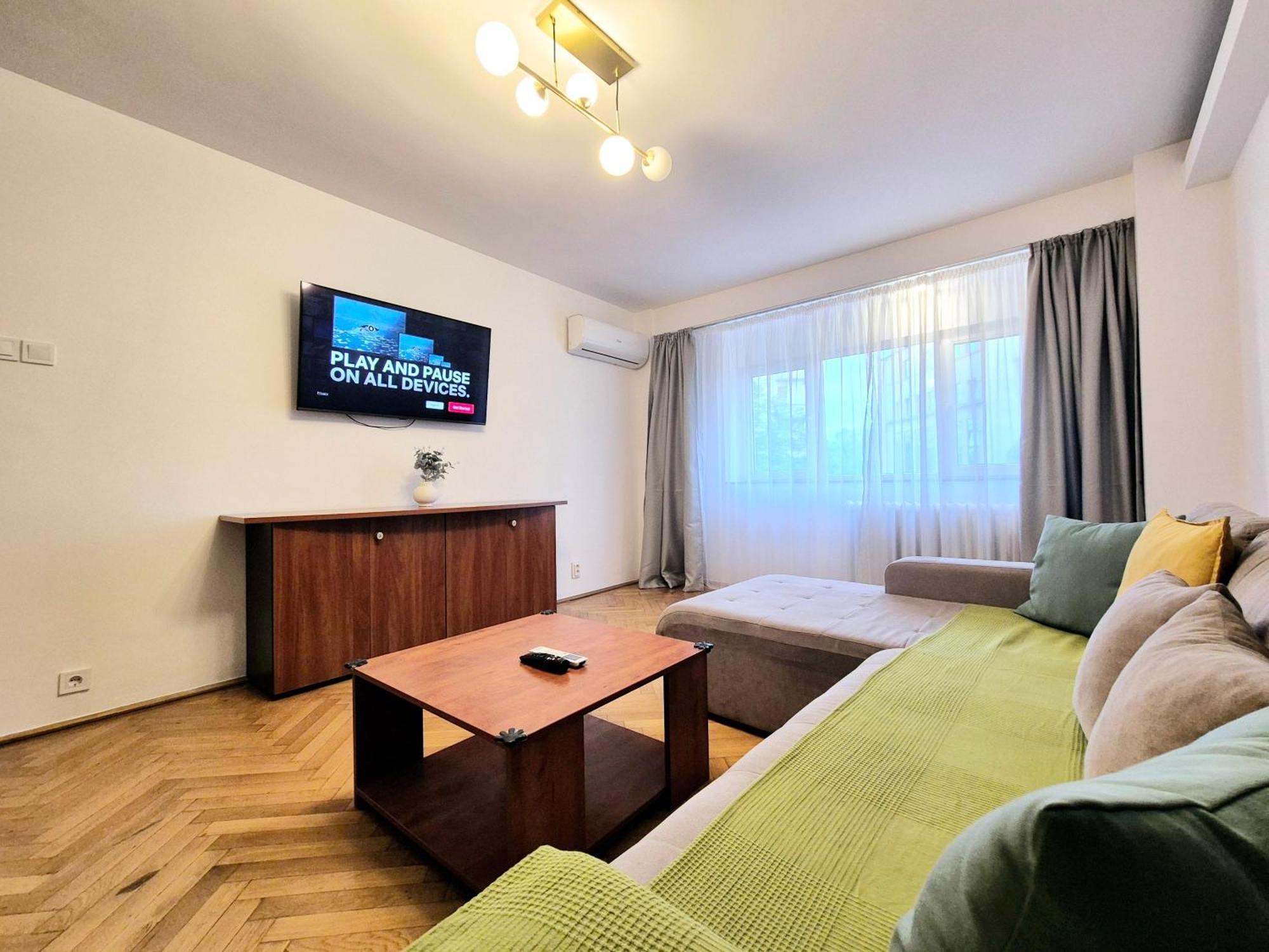 Tranquil Unirii Residence - Elegant & Spacious Living With Parking Steps From Parliament Bucarest Extérieur photo